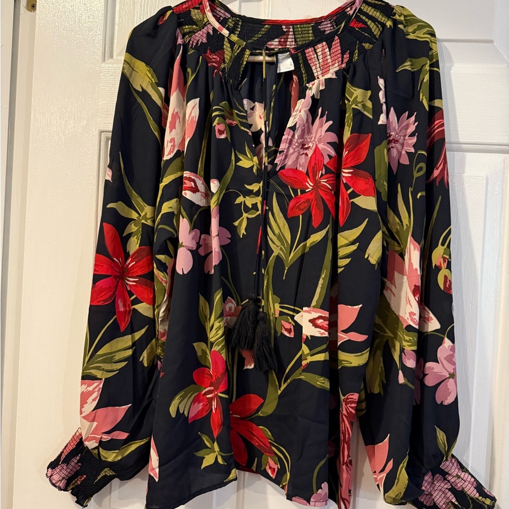 NWOT VENUS Black and Red Floral Blouse Sz 12